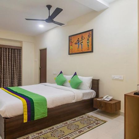 Treebo Navya The Park Hotel Hyderabad Exterior photo