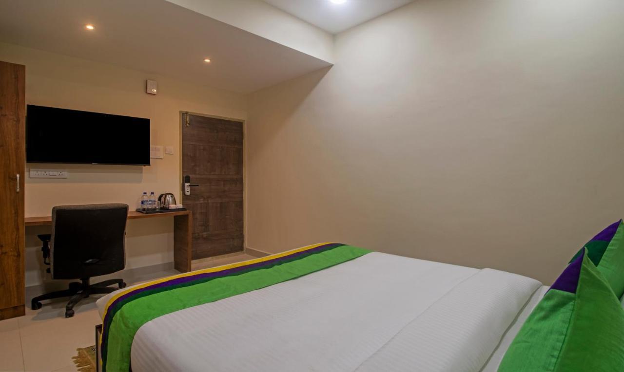 Treebo Navya The Park Hotel Hyderabad Exterior photo