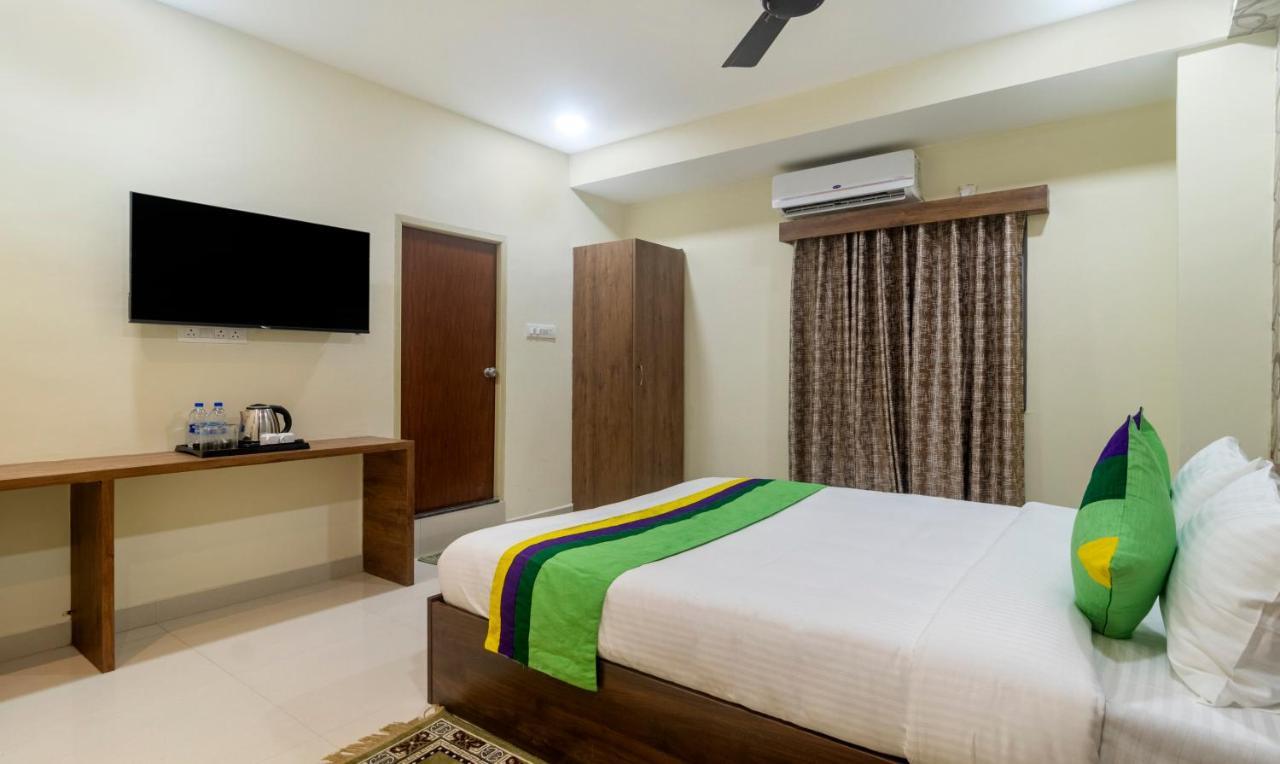 Treebo Navya The Park Hotel Hyderabad Exterior photo